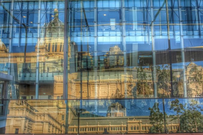 Melbourne Royal Exhibition Hall reflected in the glass frontage of Melbourne Museum. Image: Su Leslie, 2016