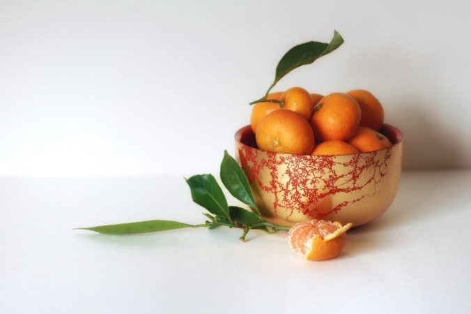 Still life with mandarins. Japanese laquer bowl containing fresh-picked mandarins.Image: Su Leslie, 2017
