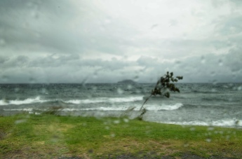 Spot of bad weather, Lake Taupo, NZ. Image: Su Leslie 2019